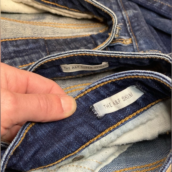 Abercrombie & Fitch, Woman’s Skinny Jeans, 00S, bundle of 3, Distressed - Picture 5 of 16